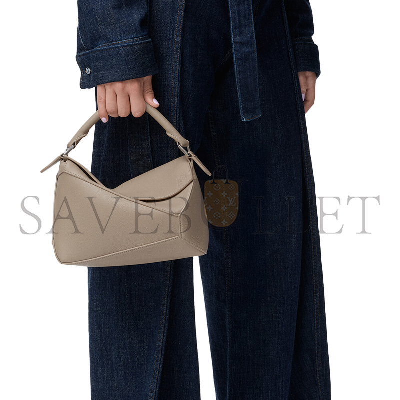 LOEWE SMALL PUZZLE EDGE BAG IN SOFT GRAINED CALFSKIN A510P60XAW (24*16.5*10.5cm)